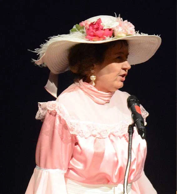 Melodie Hull, Presenter