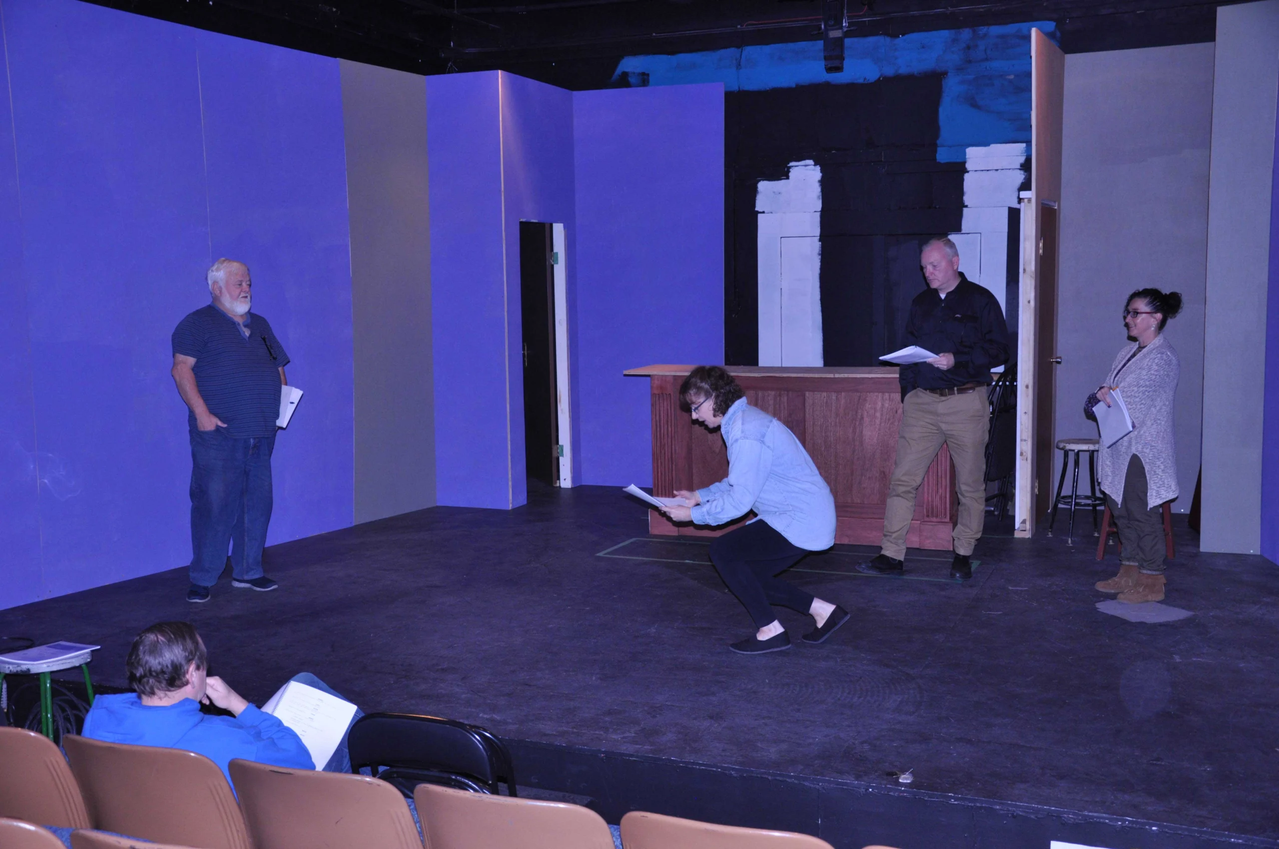 Brenda demonstrates for actors