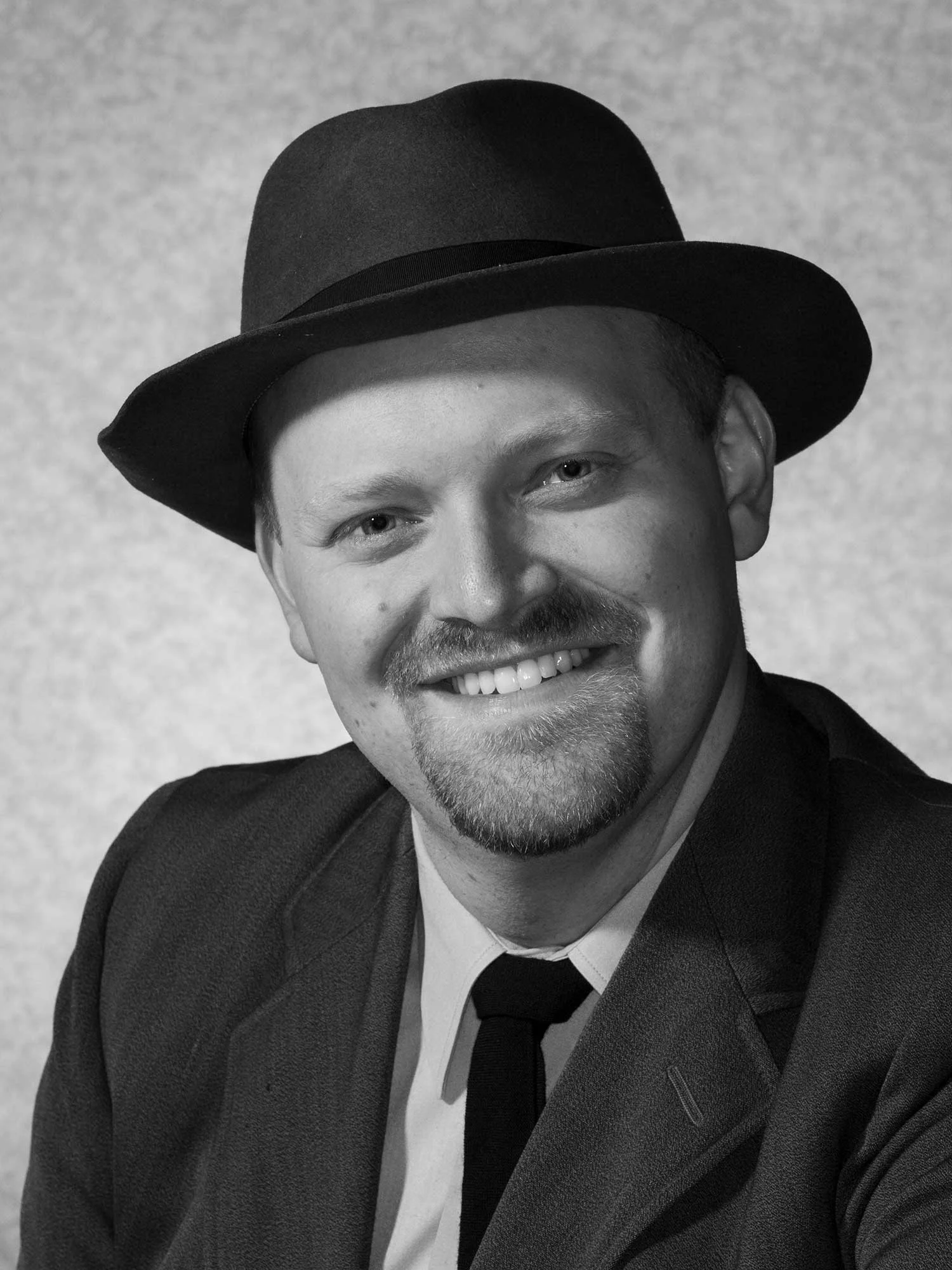 Landon Elliott as r. Kraler