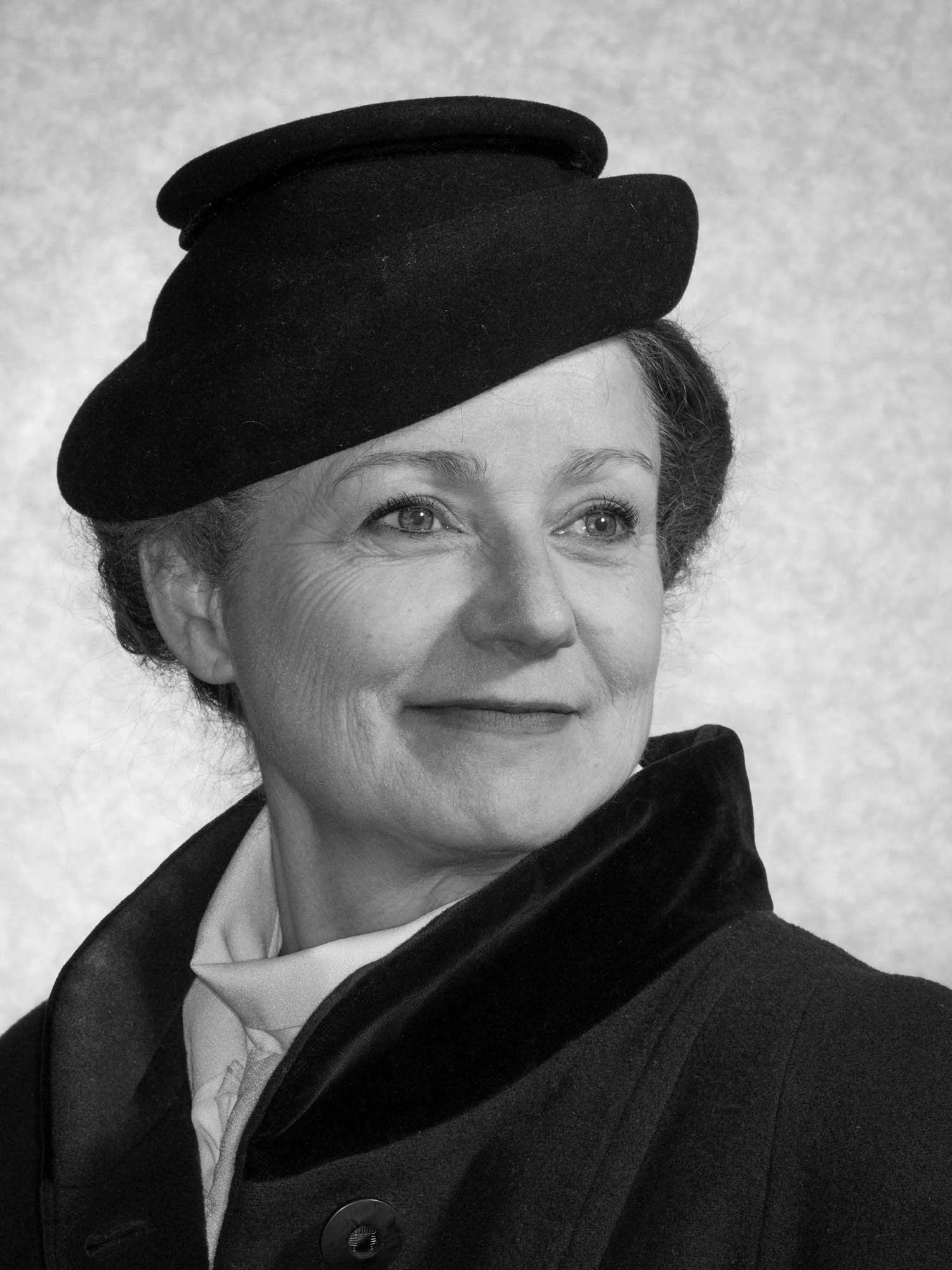 Brenda Babinski as Edith Frank/Mother