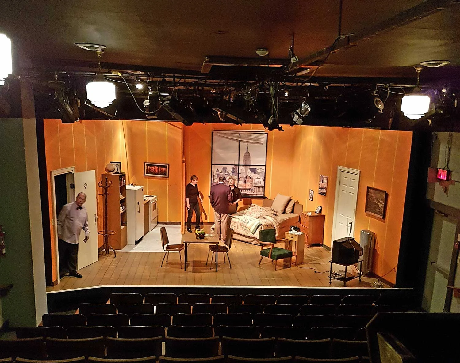 Set + Prop Check – Jim, Sandy, Bob & Lorraine