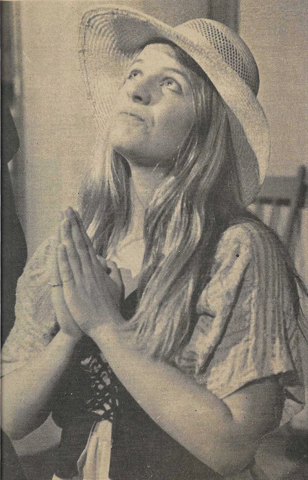 Karen as the Wench